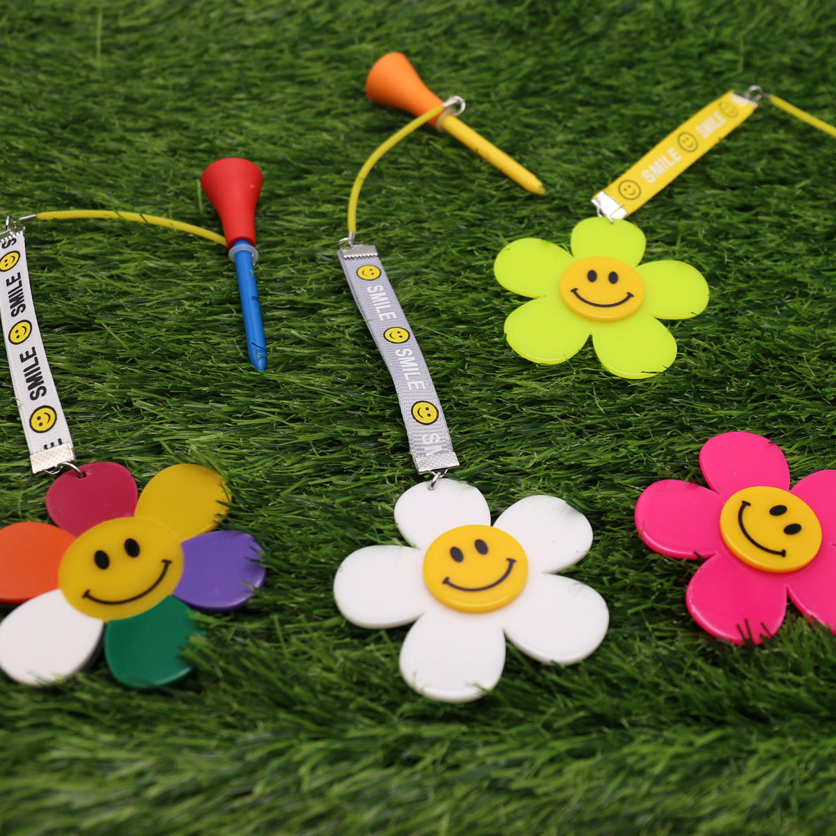 Golf Tees Hanger Accessories Smile Flower - Multicolor